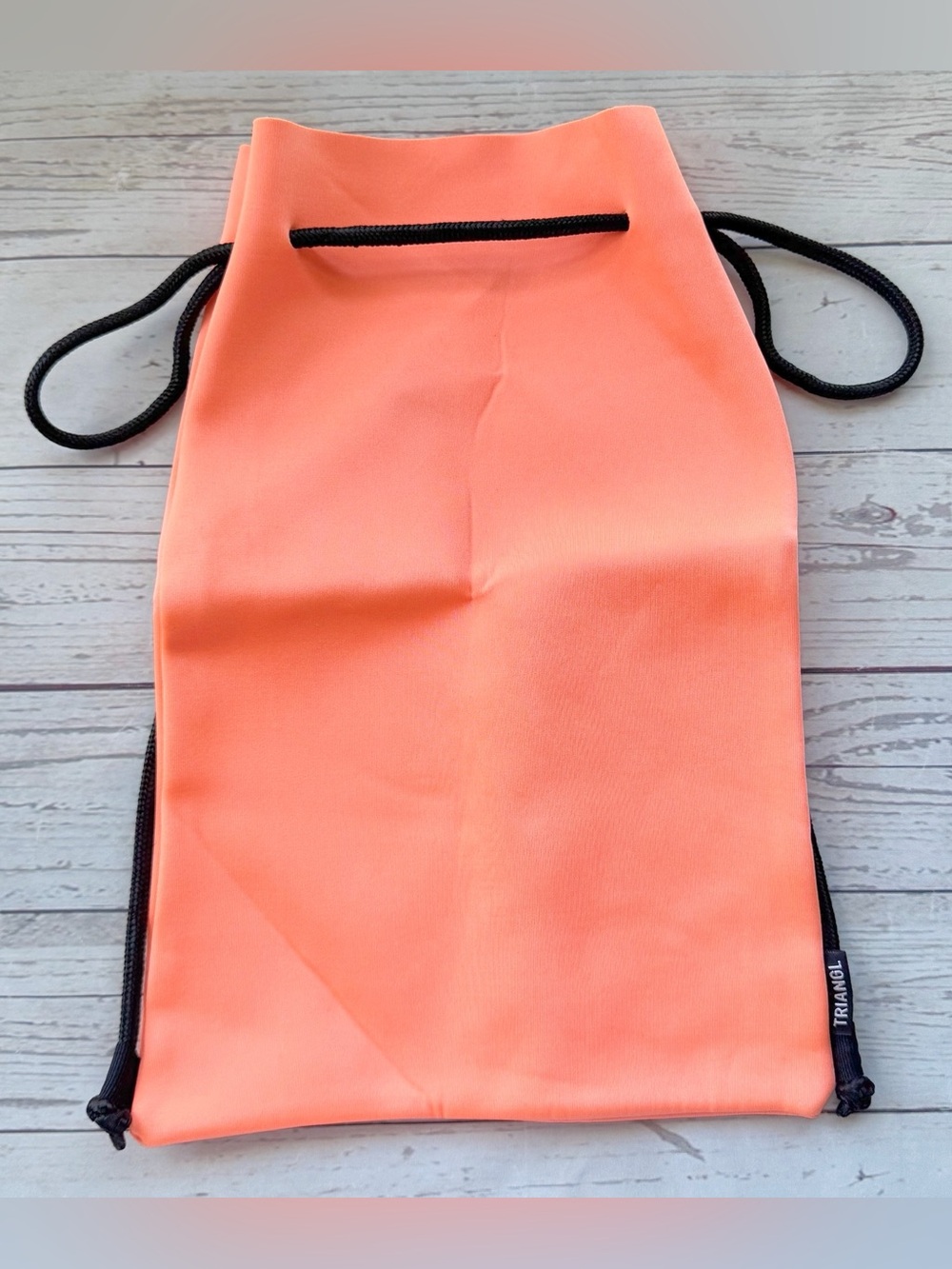 {Triangl} Neoprene Cinch Bag